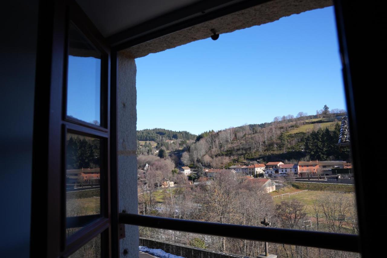 Appartement Spacieux Au Pied Des Pistes Chalmazel-Jeansagniere Buitenkant foto